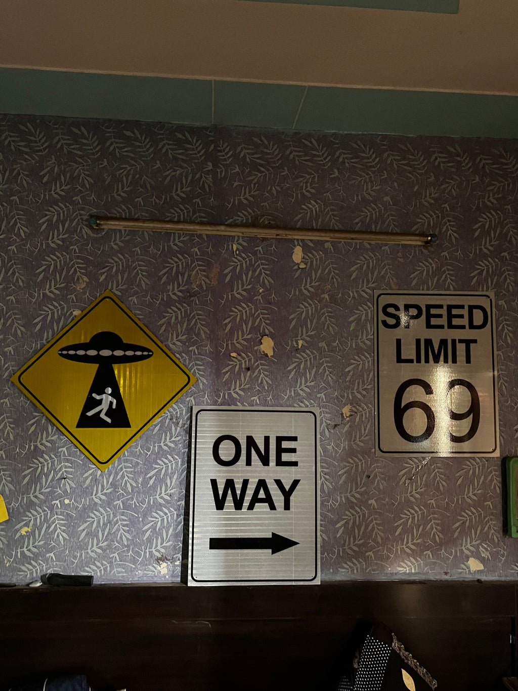CUSTOM UFO Traffic SIGN