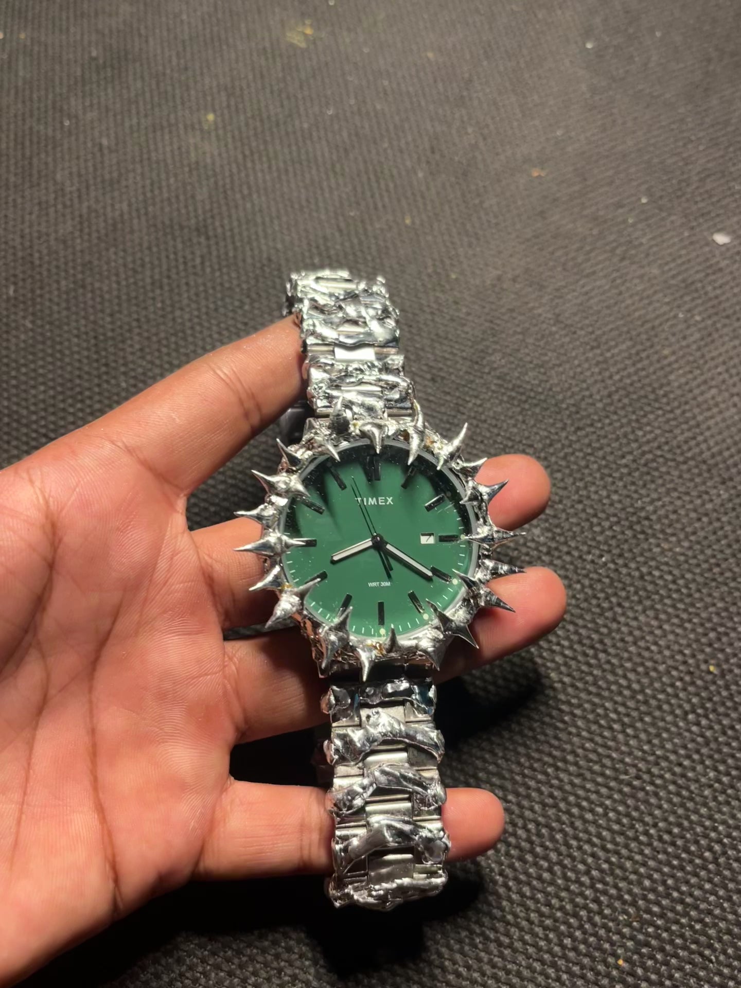 TIMEX ORIGINAL IN GREEN DIAL